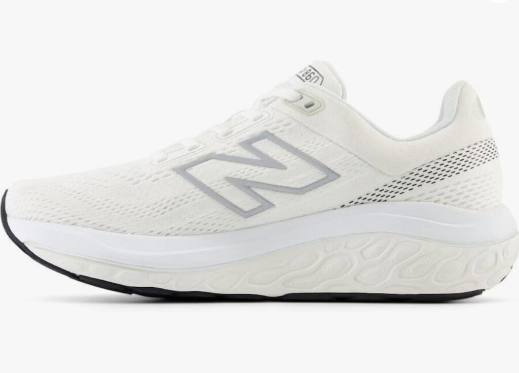 New Balance shoe for flat fleet