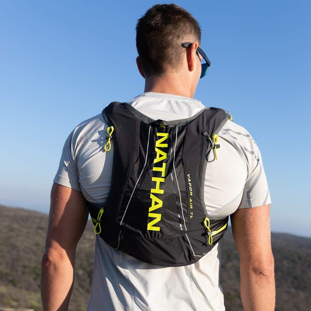 Nathan VaporAir 7L running backpack